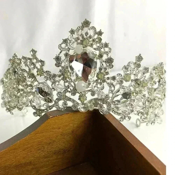 Clear Rhinestone Silver Tone Metal Tiara Crown Pearl Beaded Floral - Picture 13 of 16